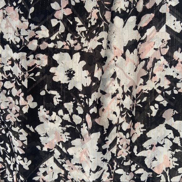 EXPRESS Metallic Floral Ruffle Top - Picture 9 of 16